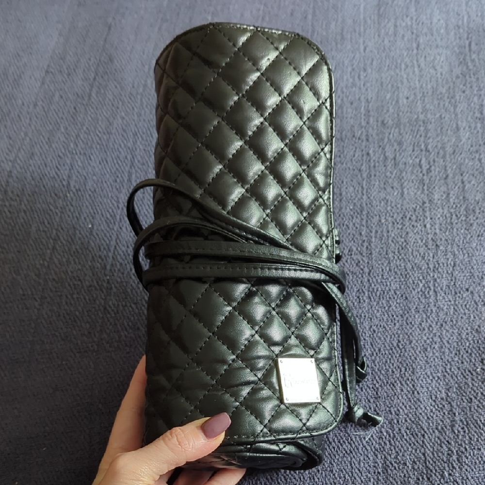 Elegant Black Quilted Women's Bag